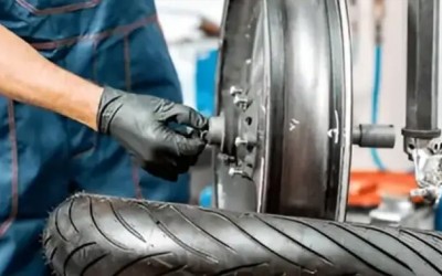 Motosiklet Lastik Değişimi ve Balans: Kapsamlı Rehber