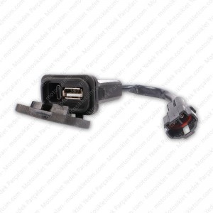 CFMOTO 250SR E5+ USB Type-C Şarj Cihazı Orijinal CFMOTO 250SR E5+ USB Type-C Şarj Cihazı Orijinal